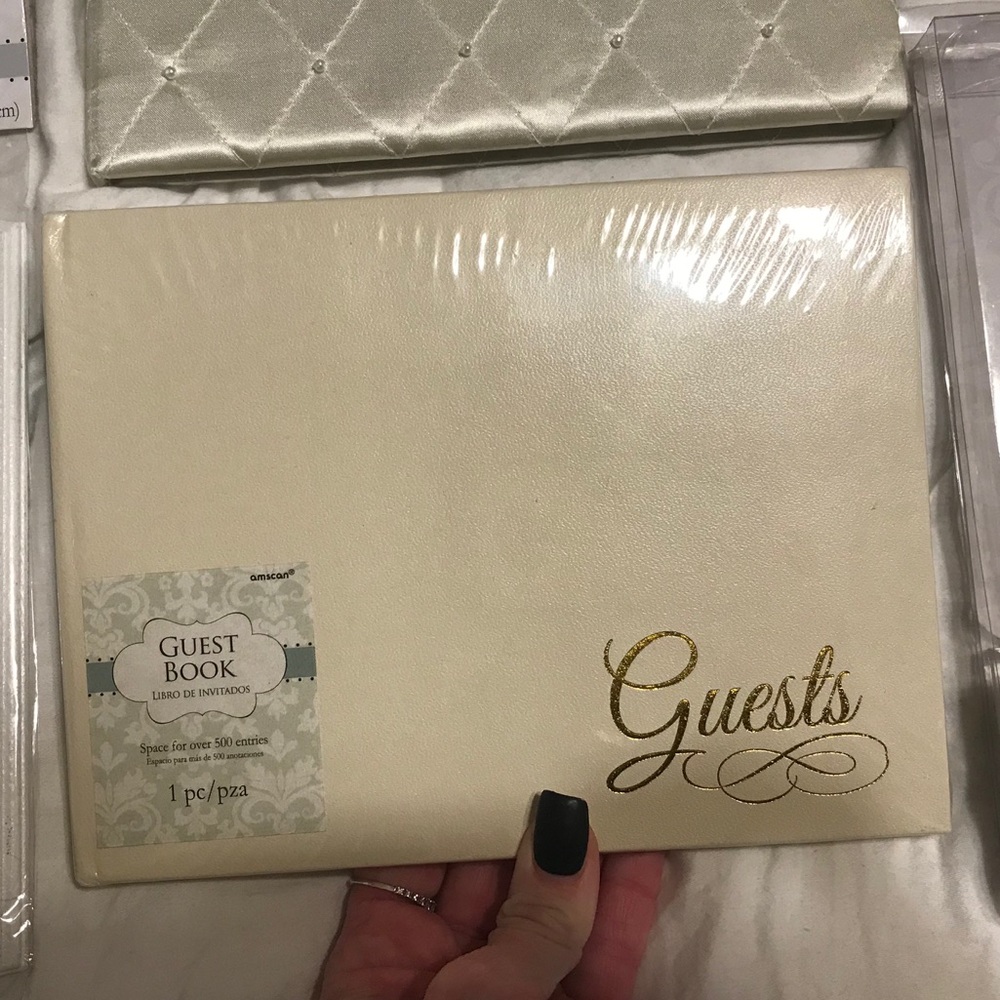 WEDDING GUEST BOOK W GOLD AND SILVER PENS